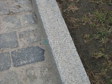 Гранітний бордюр GR.20
